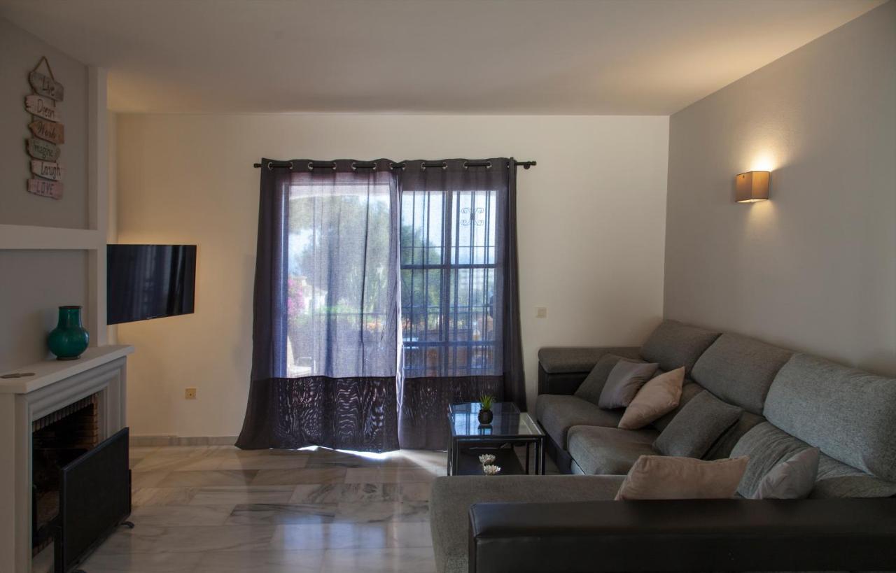 Agradable Adosado Con Piscina La Hidalga Βίλα Benalmádena Εξωτερικό φωτογραφία