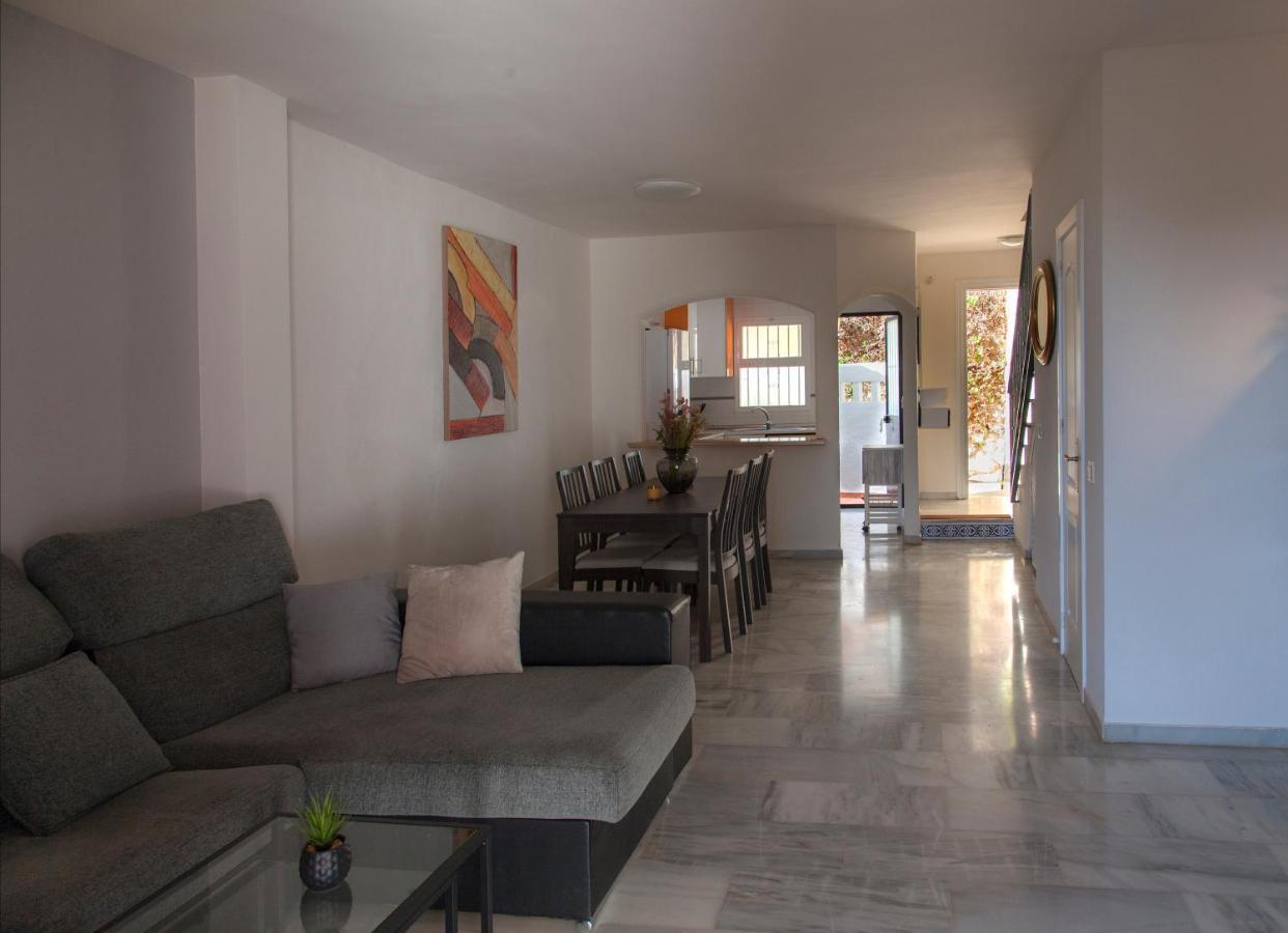 Agradable Adosado Con Piscina La Hidalga Βίλα Benalmádena Εξωτερικό φωτογραφία